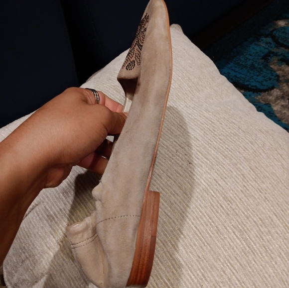 Vince Camuto Tan Ballet Flats Size 9.5 - Picture 3 of 6